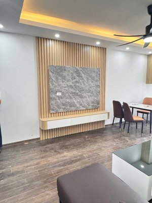 chính chủ bán nhanh căn hộ sdu 143 trần phú 2 phòng ngủ 2 vệ sinh, 70.5m2 giá chỉ 3.x tỷ có tl