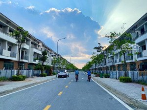 hàng hiếm xuất hiện giá mềm bất ngờ mua là lời shophouse 120m2 centa riverside từ sơn