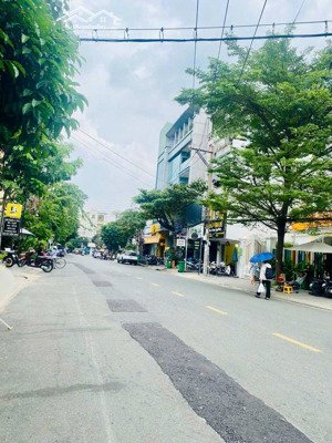 cho thuê nhà mặt tiền khu đường d kdtd