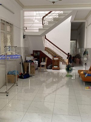 thuê nhà 72m2 chính chủ quận 8