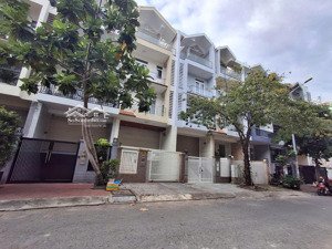 cho thuê nhà, hầm, 4 tầng giá chỉ 50tr tại khu him lam, quận 7. lh 