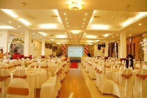 cho thuê nguyên tòa nhà hàng kinh doanh tự do - 1370m2 chỉ 110tr mặt tiền 30m quốc lộ 1k 965154945