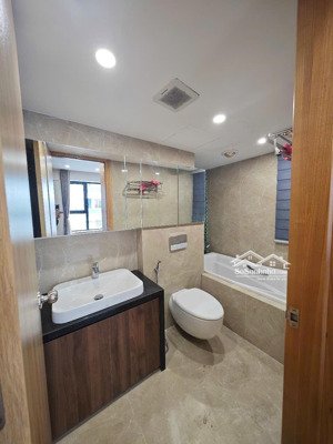 bán gấp cc tòa a dự án bqp nguyễn cơ thach ,dt 96m,3pn,2 vs đã sửa đẹp,lh ma lan 