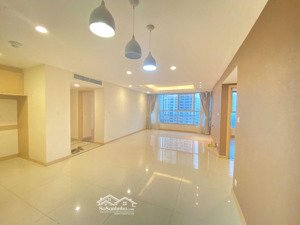 bán gấp căn hộ 3pn thăng long no1 tầng trung 117m2 view trung tâm hội nghị quốc gia giá 8,9 tỷ