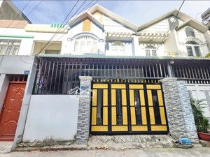 nhà lầu 3 phòng ngủ, gần bệnh viện dĩ an