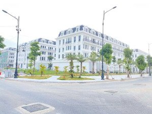 do thay đổi kế hoạch sử dụng nên cần bán căn louis city hoàng mai diện tích 95m2 đường 12m view đẹp