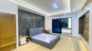 thanh xuân 7tầng thang máy mặt tiền rộng, cách phố vài bước, ô tô vào nhà, ở sướng. dt 35m2 17.xtỷ