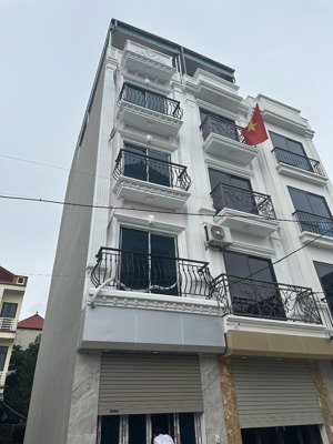 cho thuê nhà nguyên căn 5 tầng thang máy hoặc ở tách riêng từng phòng