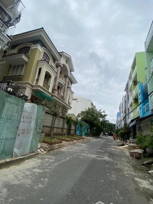 nhà mtnb khu bình phú q6 dt 60m2 nhà 3 tấm giá thuê 15tr/th