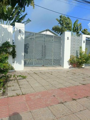 bán nhà mái thái đẹp mặt tiền xuyên phước cơ cách ngã 3 sông kinh 200m. 20x49, tc 100m. giá 16 tỷ