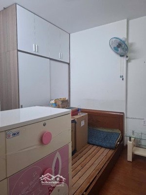 cho thuê căn hộ tô ký tower q12, 61m2, 2pn-2wc, có nội thất, giá 8tr (thương lượng)