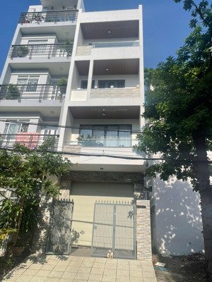 chính chủ cho thuê nhà nguyên căn mặt tiền đường, khu dân cư phong phú 5, cách bến xe q8