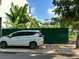 bán lô góc 2 mặt tiền, kđt hà quang 2, nha trang, giá đầu tư. lh yến: 