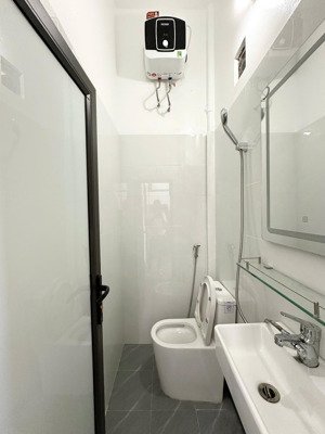 chính chủ em bán căn hộ tập thể mai động 2 ngủ full nội thất sổ đỏ 33 m2 thực tế sử dụng 68 m2