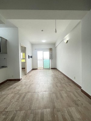 bán căn hộ hqc plaza 55m2 - 2pn - 2wc, giá 1 tỷ 050 triệu, nhận nhà ở ngay. lh 