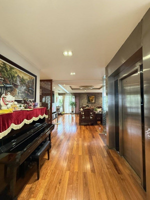 bán biệt thự sân vườn -dân tự xây -ô tô -thang máy -nội thất cao cấp -170 m2-mt-8 m5