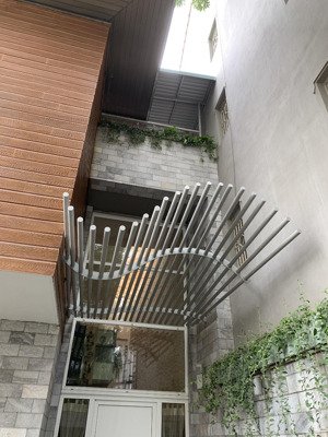 cho thuê bt 300m2, giá thỏa thuận tại tô ngọc vân, quảng an, tây hồ, hà nội