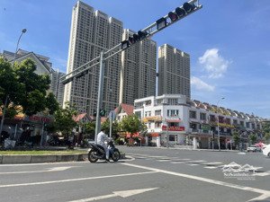 cho thuê nhà mặt phố phan kế toại ,s 223m2 , căn góc hai mặt thoáng . kình doanh nhà hàng