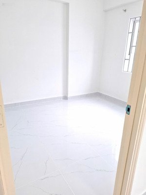 bán căn góc hqc plaza 62m2 -2pn-2wc, giá 1tỷ 580triệu. sổ hồng công chứng ngay. lh 