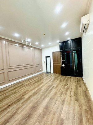 hàng hiếm cầu giấy. nhà 5 tầng kinh doanh gần đại học, vincom giá nhỉnh 16 tỷ