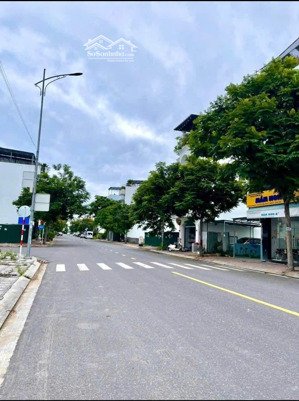 bán lô đất mặt tiền đường lớn, tiện kinh doanh, có sổ đỏ, nằm trong khu lê hồng phong 2, nha trang