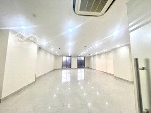 cho thuê sàn văn phòng phố nguyễn văn huyên, 188m2 - 8m mặt tiền, có hầm để xe và thang máy
