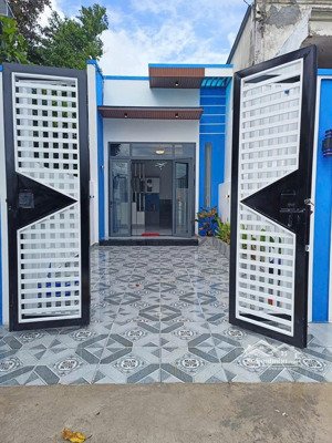 nhà villa cấp 4 sổ hồng riêng diện tích: 4m*28m, giá thỏa thuận