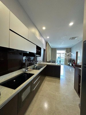 cần tiền bán gấp căn hộ cao cấp lakeview 1 thủ thiêm rẻ hơn thị trường 1 tỷ, 88m2, 2pn, sổ hồng rồi