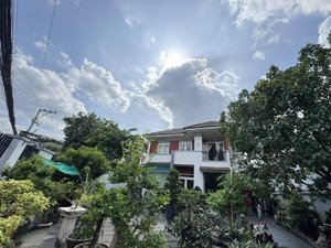 biệt thự sân vườn đẹp lung linh ngay mặt tiền hiệp phú q9, 320m2, ngang 12m, tân hòa