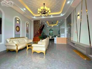 NHÀ 1 TRỆT 1 LẦU MỚI XÂY TRỤC ĐƯỜNG LỘ 28M KHU NHÀ Ở HOÀNG HẢO, THANH ĐỨC, LONG HỒ TP VĨNH LONG