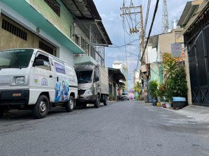 cần bán kho, cấp 4, dt: 8x25m vuông vắn, hẻm xe tải thông đường trịnh đình trọng, giá 18.8tỷ tl nhẹ