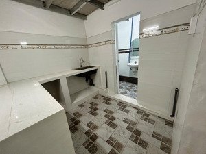 cho thuê nhà nguyên căn đường cây keo: 5,3x4m có gác lửng, giá 4 triệu