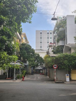 nhà 5.5x20m vườn chuối hẻm xe hơi q3 - 4 lầu - giá 25 tỷ 