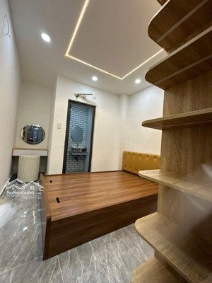 hẻm xe hơi cách 1 căn - 5,x tỷ tl - sát q1 - 40m2 - 2 tầng - phòng ngủ trệt