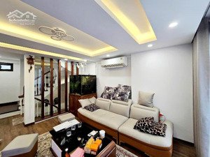gần ngã 3 lò đúc trần khát chân nhà đẹp 30m2 chỉ 6.55 tỷ