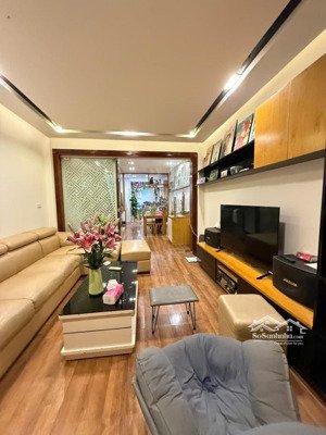 mặt ngõ phú đô - dân xây chắc chắn. mặt tiền bề thế. ô tô 7 chỗ vào nhà. 15m ra phố. kd, v/phòng