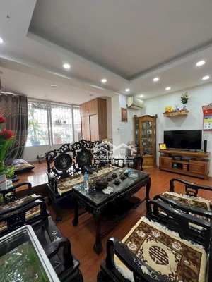 chính chủ cần bán tập thể tầng 3 trương định. ô tô đỗ chân cầu thang - có nhà để xe