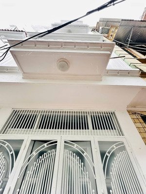 nhà tây hồ, chủ cần bán gấp dồn tiền vào sài gòn, nhà rộng đẹp ra hồ tây 100m giá thương lượng