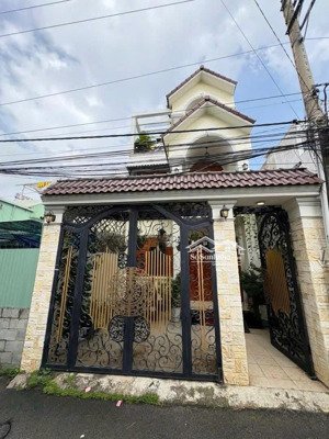 183da siêu phẩm duy nhất biệt thự mini tân cổ điển giữa lòng dĩ an giá chỉ 6.2 tỷ.