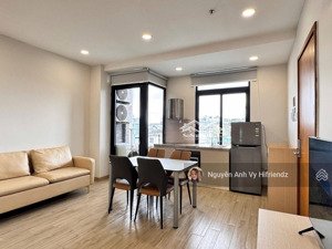cực phẩm căn hộ ban công riêng - đầy đủ tiện nghi - bếp xa giường ngay gần cầu sài gòn