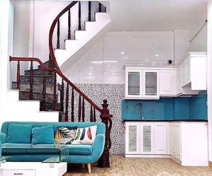 gần nguyễn khoái nhà 5 tầng mới giá 6.45 tỷ