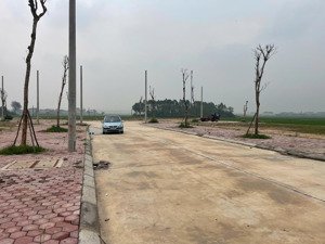 đất đô thị vuông vắn, áp góc giá rẻ như đất vườn chỉ 1.6 tỷ tại ngọc lý