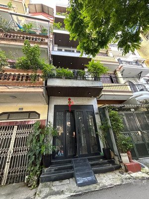 bán nhà mặt phố mai anh tuấn, 45 m2, 5 tầng , mặt tiền 3,6m , nhà đẹp wiu hồ , giá 20,9 tỷ