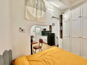 căn hộ dịch vụ gần sân bay full nội thất có thang máy siêu xinh