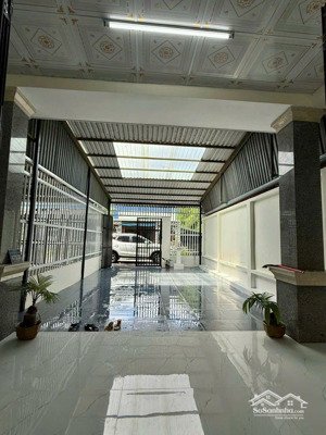 cần bán nhà phường tân an, gần ngã tư cây me, giá rẻ nhất khu vực