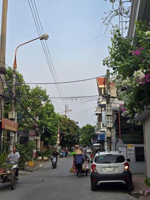 bán nhà siêu vip mặt tiền hơn 10m mặt đường đông khê 