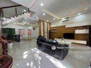 bán biệt thự oasis city bến cát, đang cho thuê 19tr/tháng nhà mới đẹp giá bán 7ty2. 4pn. 4tolet