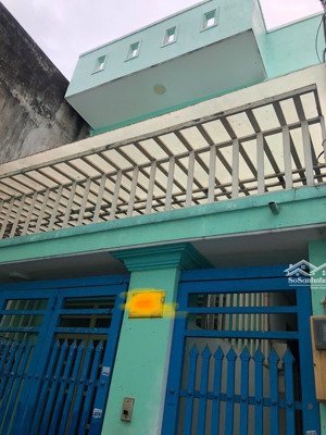 tân phú - hẻm dương đức hiền, sát bên hồ bơi trần lâm, 2 tầng, 120 m2, 5x22m, 8.x tỷ