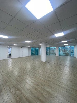 văn phòng 200m2 - 250m2 mặt tiền nguyễn xí bình thạnh , sàn mới đẹp giá chỉ từ 10$/m2
