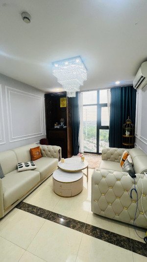 chính chủ bán căn hộ 702 chung cư hpc landmark, diện tích 117,4m2, 3n2w, để lại toàn bộ đồ. giá 6,9